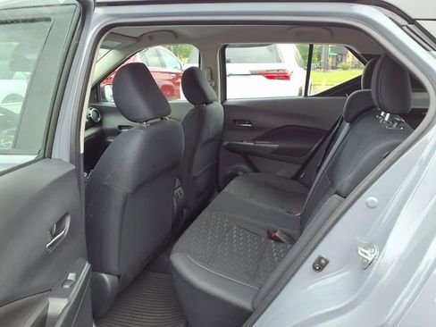 Used 2024 Nissan Kicks SV FWD image 18
