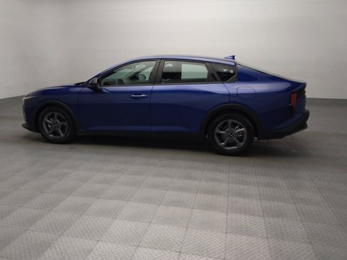 Used 2025 Kia K4 LXS image 3