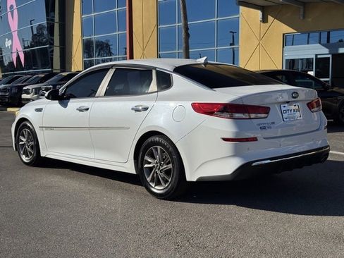 Certified 2020 Kia Optima LX image 3