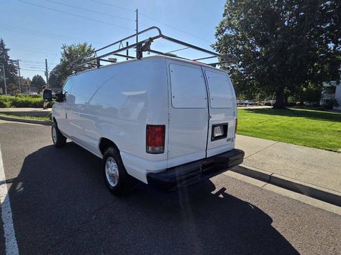 Used 2014 Ford E-250 and Econoline 250 w/ Power Group RWD image 7