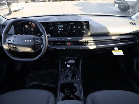 New 2025 Kia K4 EX image 15