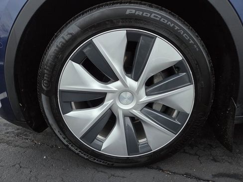 Used 2020 Tesla Model Y Long Range image 14