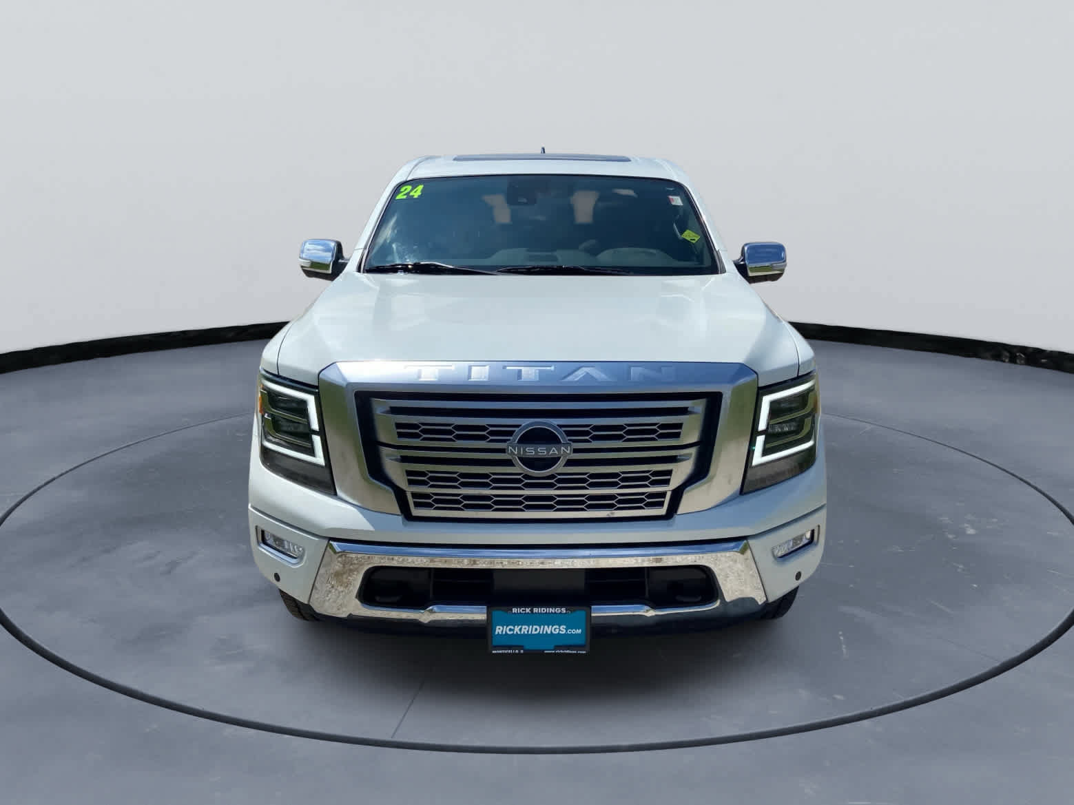Used 2024 Nissan Titan Platinum Reserve w/ Moonroof Package AWD/4WD image 10