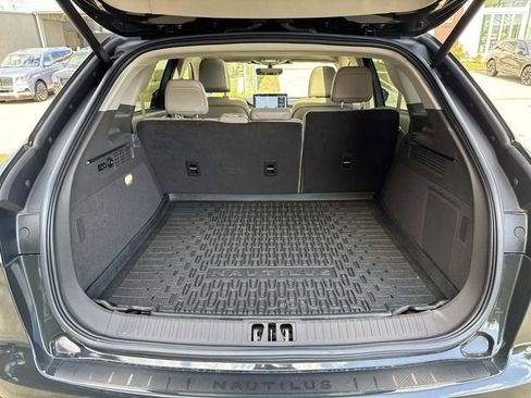 Certified 2023 Lincoln Nautilus Reserve image 10