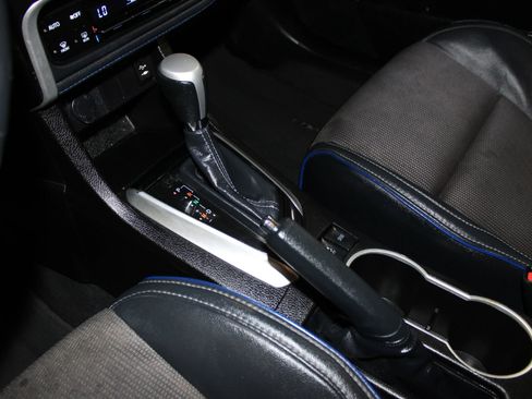 Used 2019 Toyota Corolla SE FWD image 17