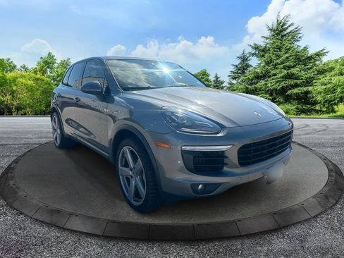 Used 2016 Porsche Cayenne S image 4