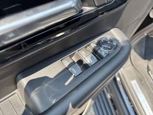 Certified 2025 Chevrolet Tahoe High Country AWD/4WD image 29