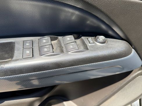 Used 2016 Chevrolet Colorado Z71 RWD image 17