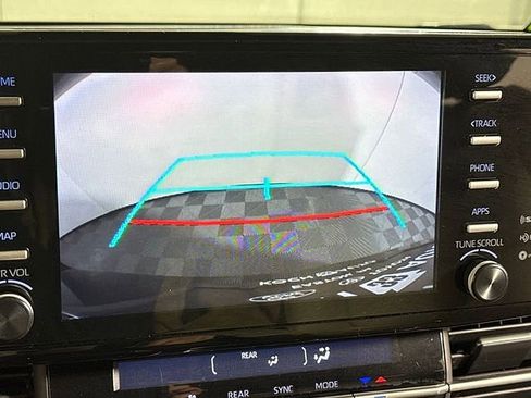 Used 2022 Toyota Sienna XLE FWD image 28
