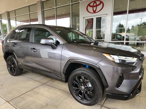 Used 2024 Toyota RAV4 SE w/ Weather Package AWD/4WD image 4