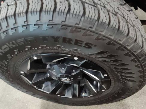 Used 2020 Jeep Gladiator Rubicon w/ Advanced Safety Group AWD/4WD image 7