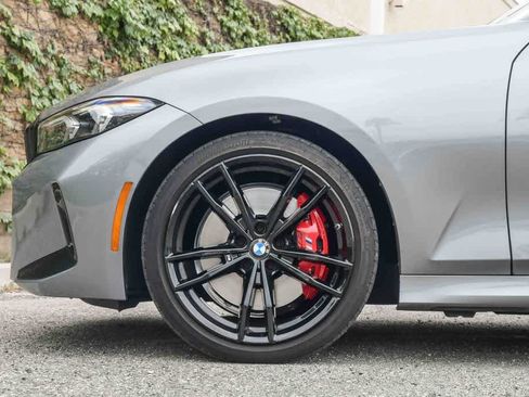 Used 2024 BMW 330i Sedan w/ M Sport Package RWD image 10
