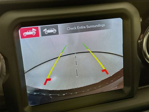 Used 2022 Jeep Wrangler Unlimited Rubicon w/ Trailer Tow Package image 15