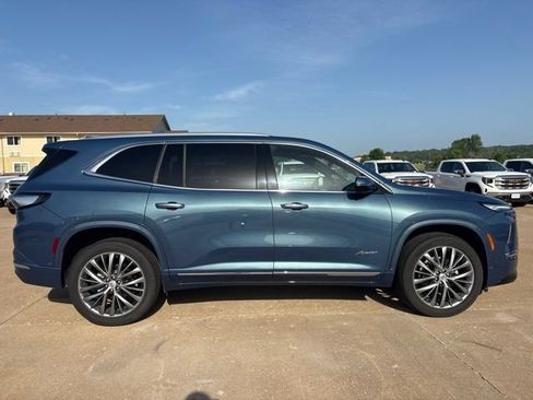 Used 2026 Buick Enclave Avenir w/ Super Cruise Package AWD/4WD image 2