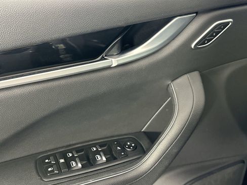 Used 2023 Maserati Levante Modena AWD/4WD image 13