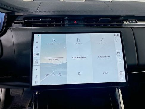 Used 2025 Land Rover Range Rover Sport SE image 16