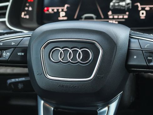 Used 2022 Audi Q8 Premium w/ Convenience Package image 23