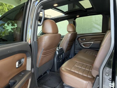 Used 2021 Nissan Titan Platinum Reserve w/ Moonroof Package AWD/4WD image 10