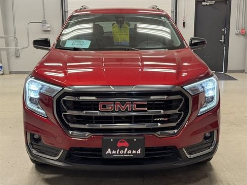 Used 2024 GMC Terrain AT4 w/ Tech Package AWD/4WD image 2