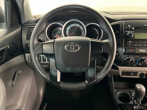Used 2012 Toyota Tacoma 4x4 Regular Cab image 10