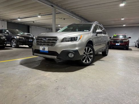 Used 2017 Subaru Outback 2.5i Limited AWD/4WD image 1