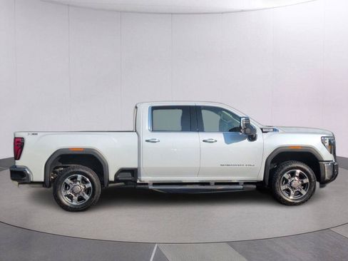 Used 2026 GMC Sierra 2500 SLT w/ SLT Premium Package AWD/4WD image 8