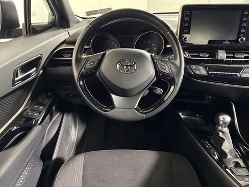 Used 2019 Toyota C-HR XLE FWD image 22