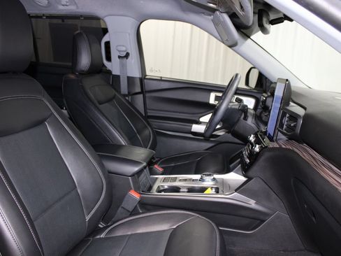 Used 2023 Ford Explorer Limited w/ Limited Technology Package RWD image 36