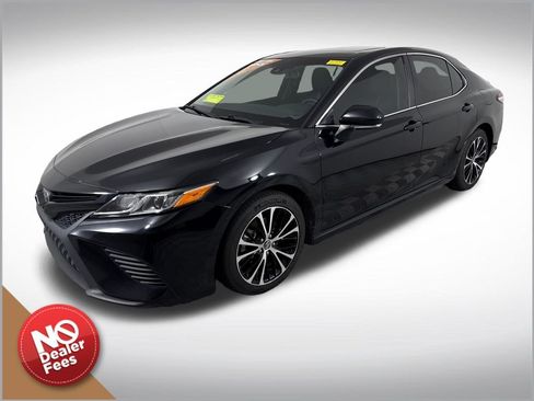 Used 2020 Toyota Camry SE w/ Convenience Package FWD image 8