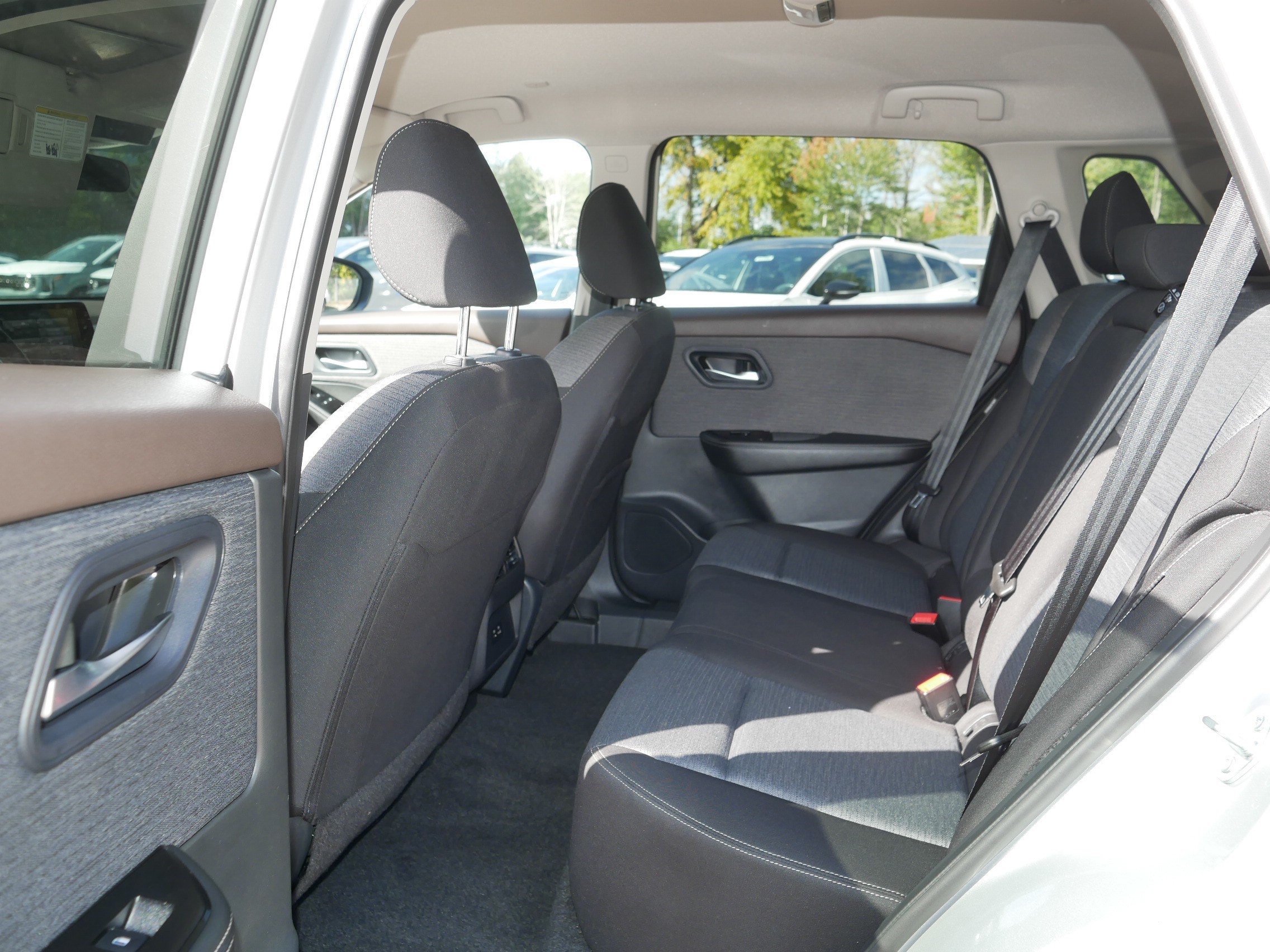 Certified 2023 Nissan Rogue SV AWD/4WD image 33