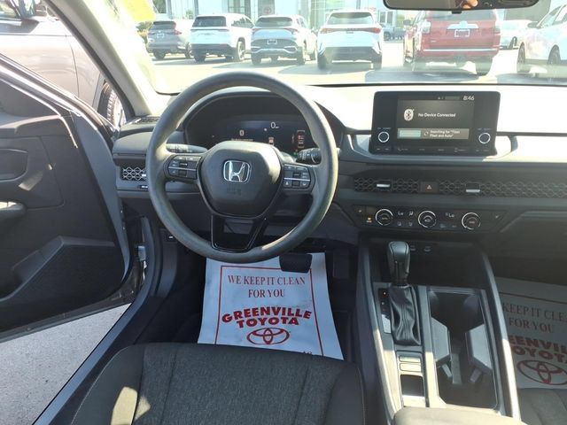 Used 2025 Honda Accord SE image 11