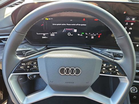 Used 2025 Audi Q5 Premium Plus w/ Premium Plus image 16