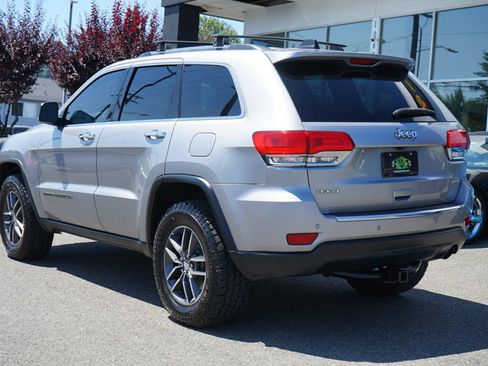 Used 2017 Jeep Grand Cherokee Limited w/ Luxury Group II AWD/4WD image 3