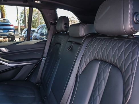 Used 2025 BMW X5 xDrive50e image 19