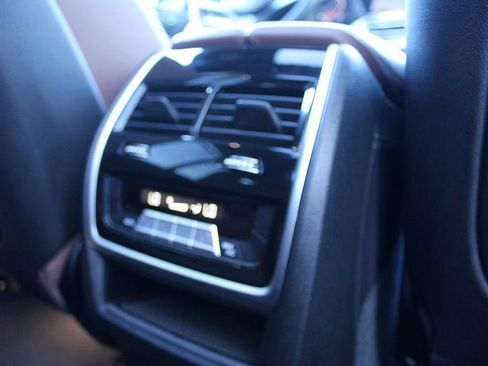 Used 2019 BMW X7 xDrive50i w/ M Sport Package image 27