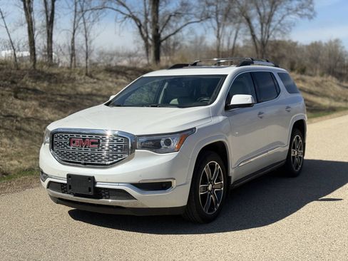 Used 2018 GMC Acadia Denali w/ Technology Package AWD/4WD image 2