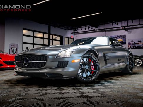 Used 2015 Mercedes-Benz SLS AMG GT Final Edition image 26