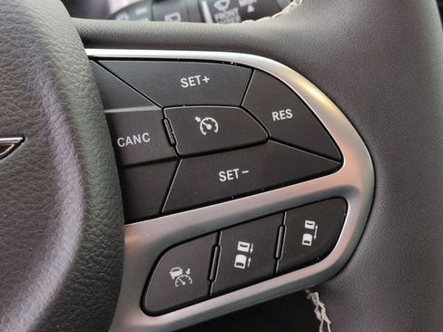 New 2026 Chrysler Pacifica Select FWD image 19