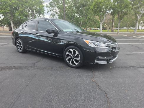 Used 2017 Honda Accord EX-L image 2