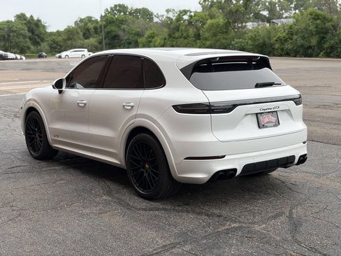 Used 2022 Porsche Cayenne GTS AWD/4WD image 5