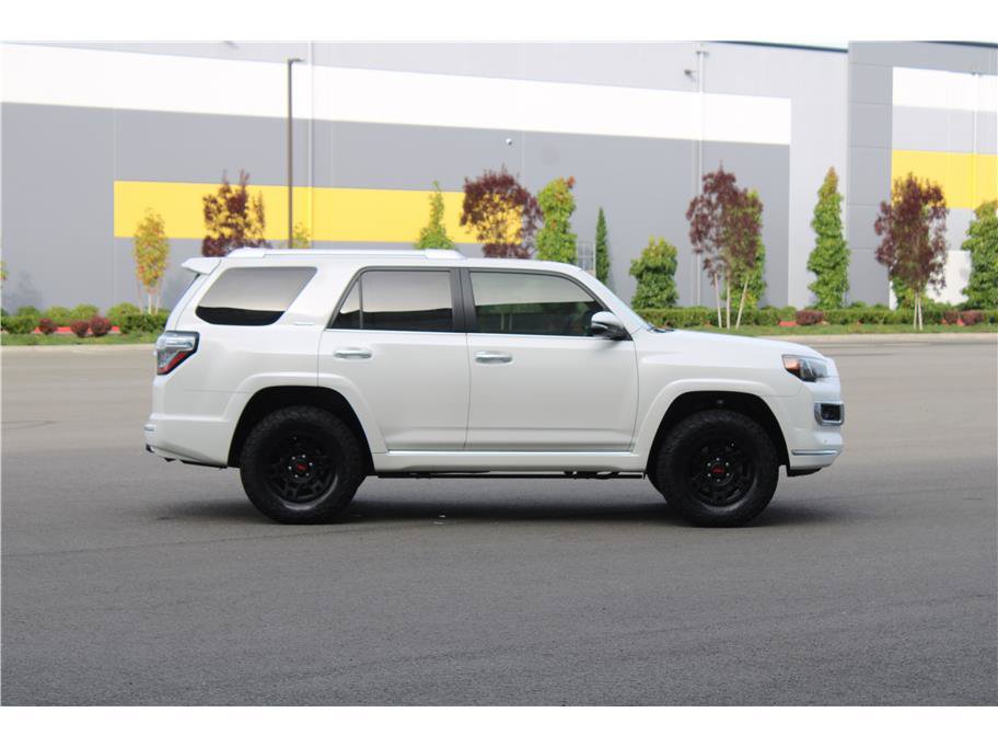 Used 2016 Toyota 4Runner Limited AWD/4WD image 4