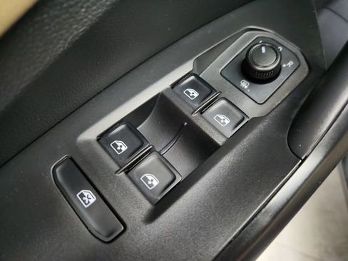 Used 2020 Volkswagen Jetta SE FWD image 21