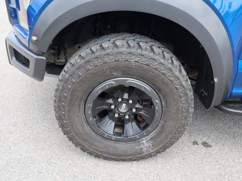 Used 2017 Ford F150 Raptor w/ Equipment Group 802A Luxury AWD/4WD image 12