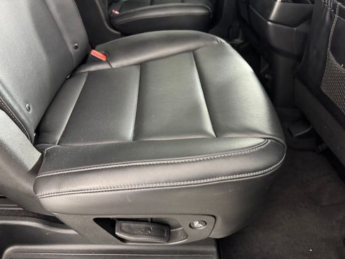 Used 2025 Kia Telluride S FWD image 38