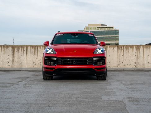 Used 2022 Porsche Cayenne Turbo S AWD/4WD image 2