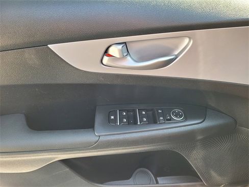 Used 2024 Kia Forte LXS w/ LXS Technology Package image 19