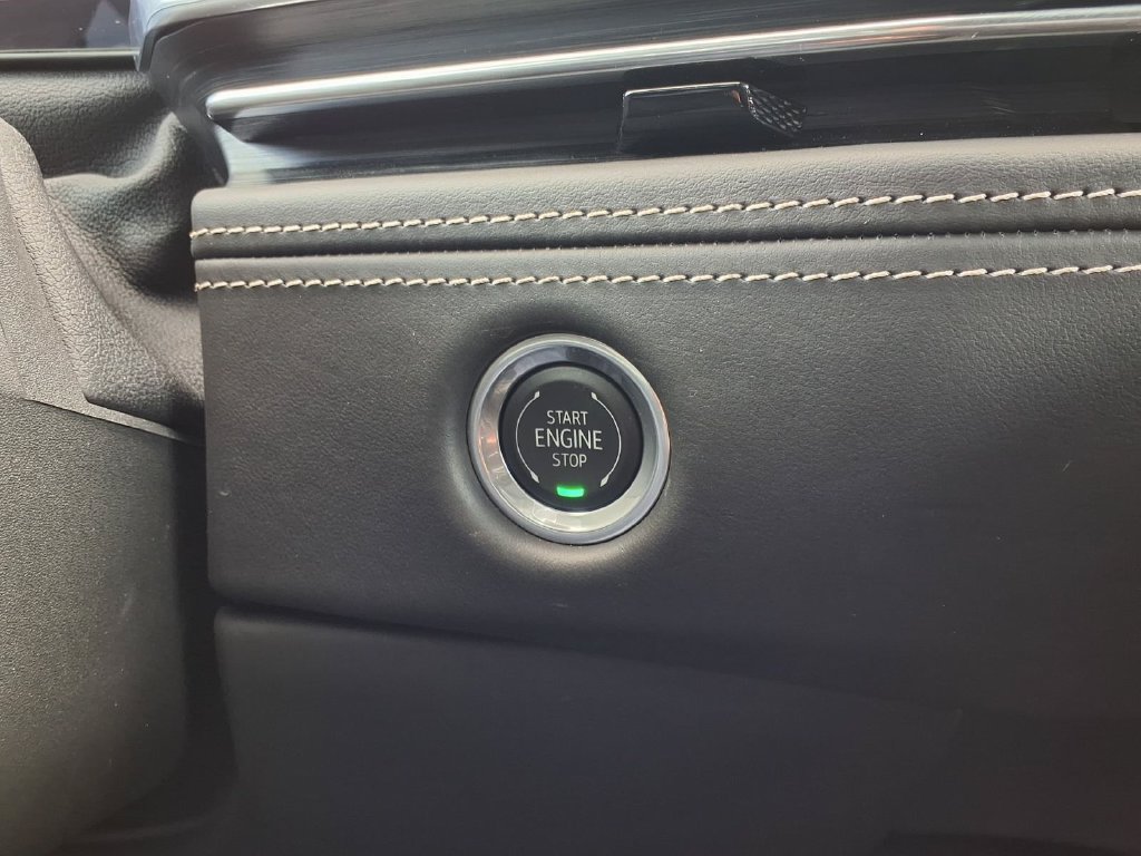 Used 2025 Cadillac Escalade Sport Platinum AWD/4WD image 14