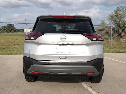 Certified 2023 Nissan Rogue SV FWD image 6