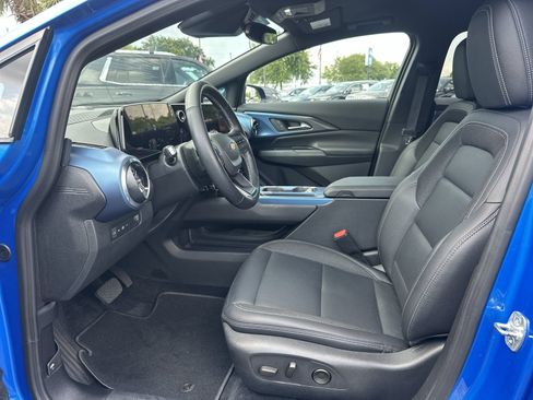 Used 2025 Chevrolet Equinox EV LT w/ Convenience Package FWD image 16