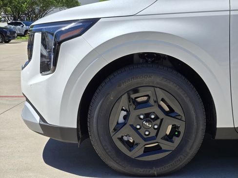 New 2026 Kia Carnival LX image 5